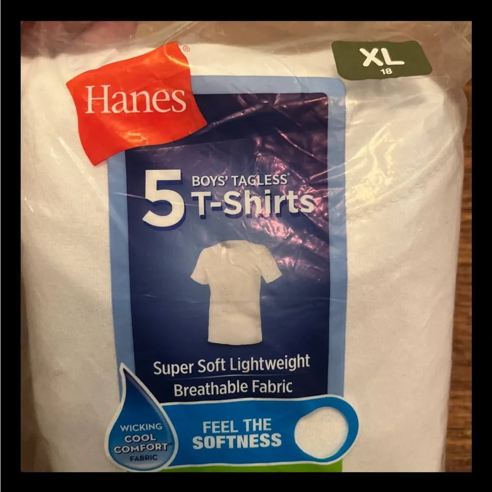 New Hanes Boys' Tagless White Pack5 T-shirts. Super soft & breathable fabric NWT